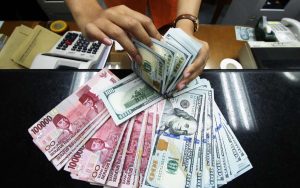 Rupiah Terpuruk, Dolar AS Meroket! Apa Penyebabnya?