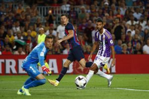 Barcelona Bantai Valladolid 7-0! Raphinha Hattrick, Lewandowski Cetak Gol Lagi