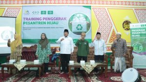Santri Demak Dilatih Kelola Sampah, TPA Semakin Lega?