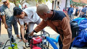 Bangkalan Beri Ratusan Pompa Air, Petani Senang!