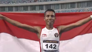 Rikki Marthin Kembali Berjaya di PON XXI, Sabet Emas Lari 5.000 Meter!