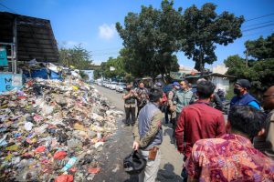 Sampah Pasar Caringin Menggunung! DPRD Kota Bandung Geram!