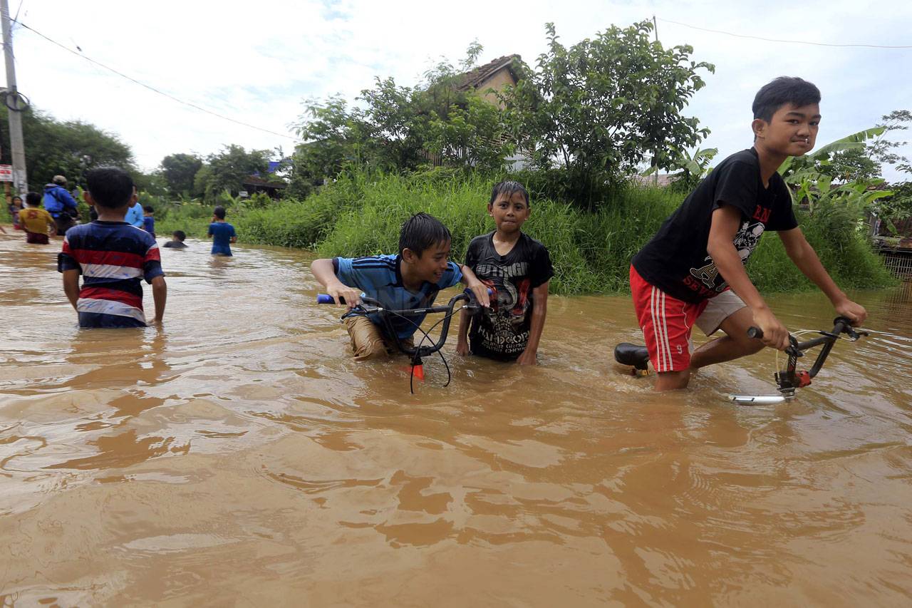 Banjir Pasteur Lumpuhkan Bandung!