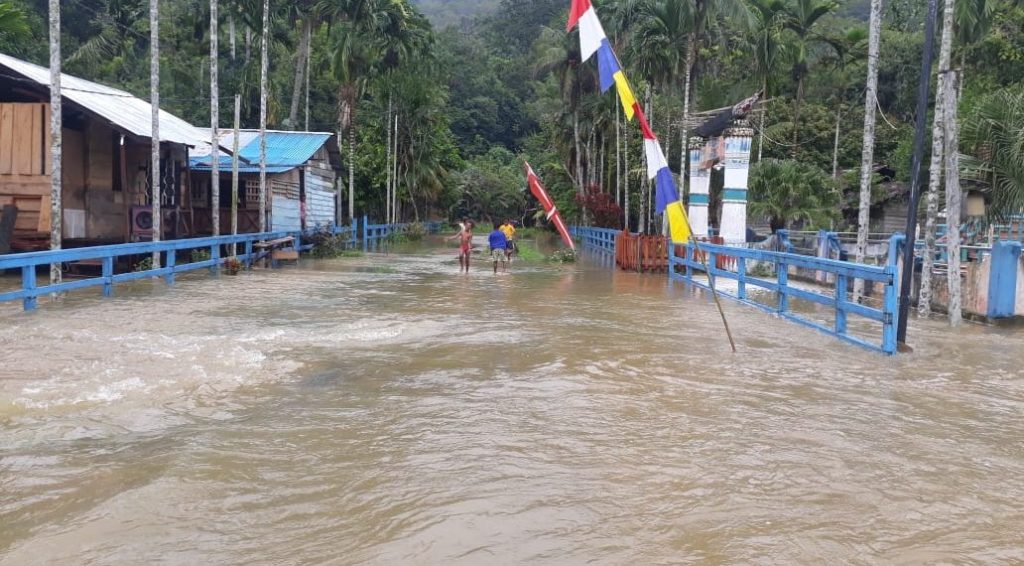 Banjir Cimanggung: 2000 Jiwa Terdampak!