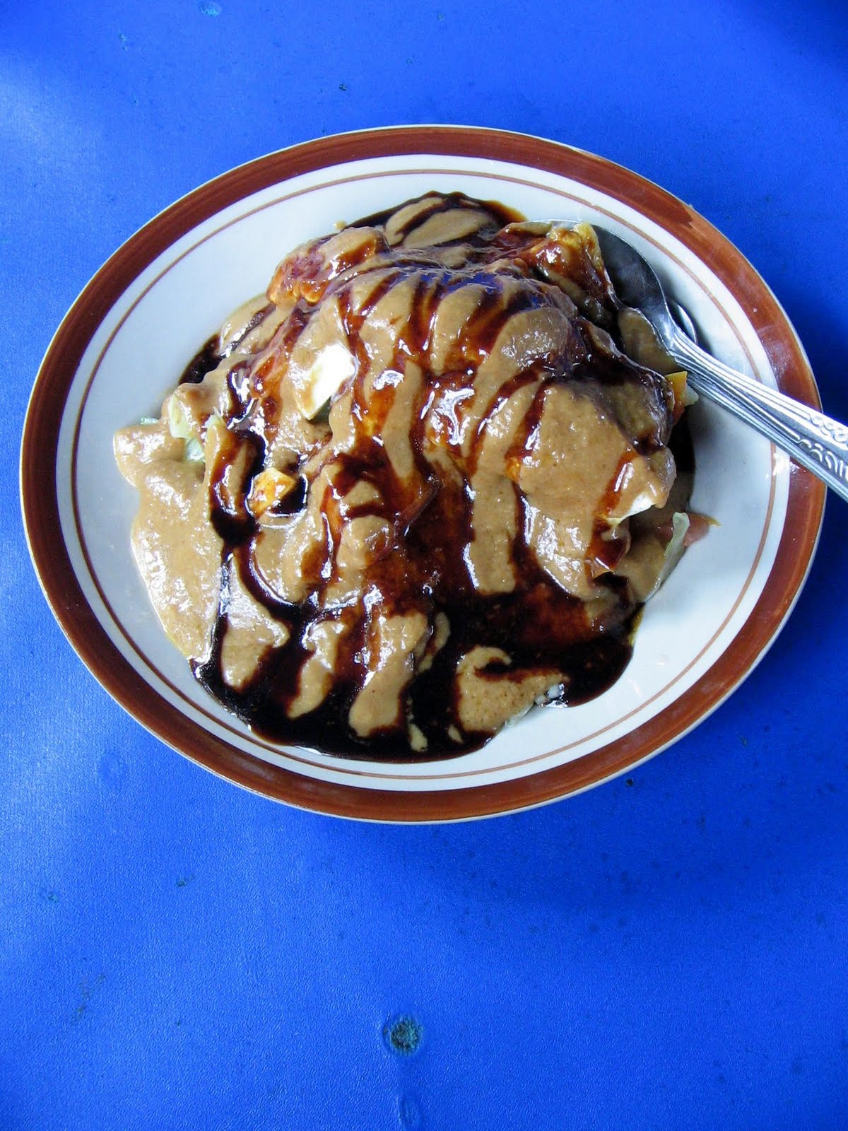 Rezeki Lebaran Melimpah! Gang Kupat Bandung Banjir Order Ketupat