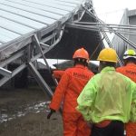 Bencana Melanda Melong! Gudang Ambruk, Warga Menangis