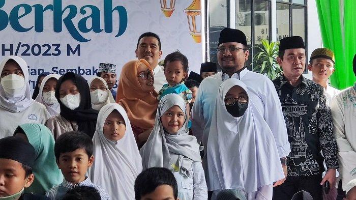 Bazar Ramadan Cipayung Girang: Santunan Ratusan Yatim & Harga Takjil Murah!