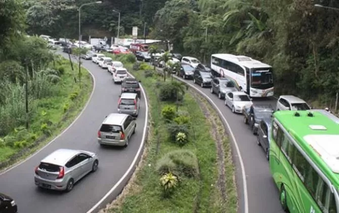 Polisi Patwal Puncak Dihentikan! Ada Apa?