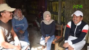 Aura Kasih & Dedi Mulyadi? Netizen Heboh!