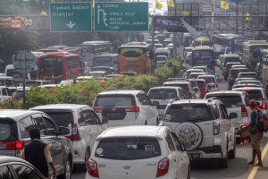 Macet Parah Puncak! One Way Diterapkan!