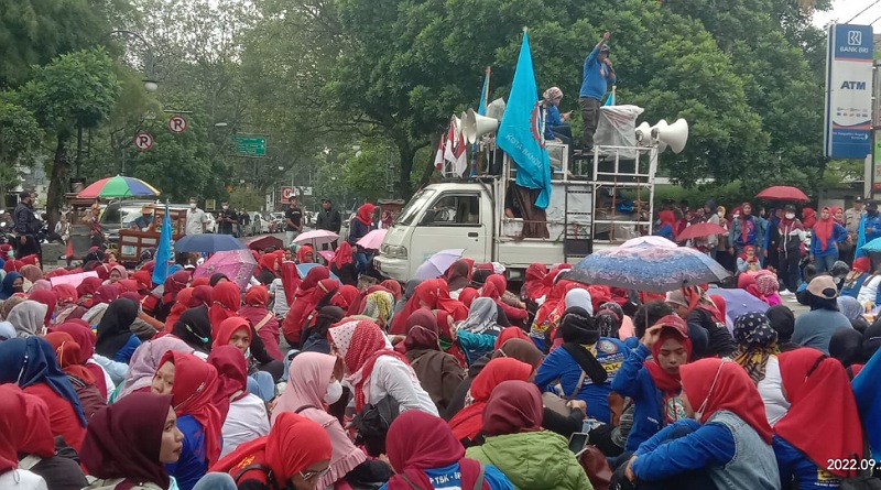 Aksi Mengejutkan! Ratusan Warga Kepung BPN Bandung
