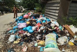 Warga Murka! Sampah Menumpuk, Perusahaan Pengelola TPS Kamisama Diprotes!