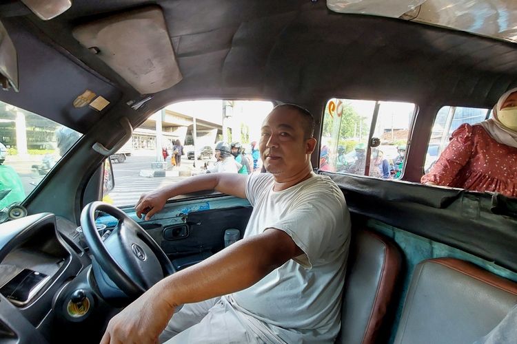 Heboh! Uang Sopir Angkot Puncak 'Hilang'?