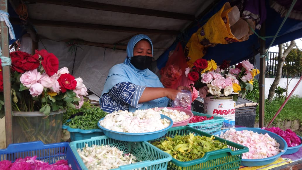 Rezeki Lebaran Pedagang Bunga Cimahi!