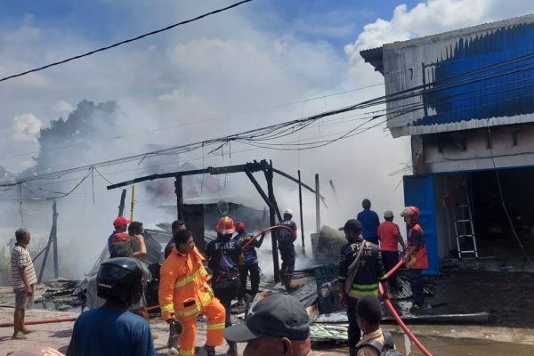 Api Mengamuk! Toko Mainan dan Petasan Ludes Terbakar