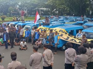 Rahasia di Balik Kompensasi Sopir Angkot Puncak!