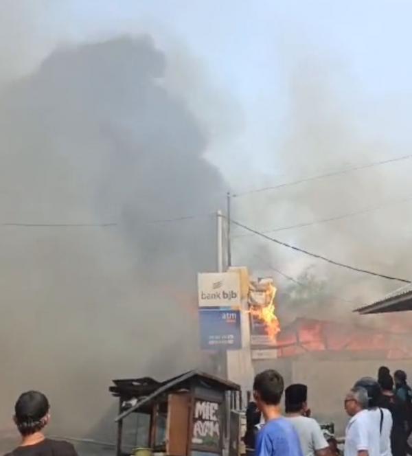 Kebakaran Hebat! Pabrik Petasan Bogor Terbakar!