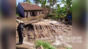 Rumah Ambruk di Cimahi! Warga Harus Ngungsi?