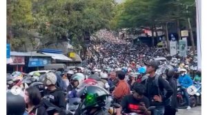 Macet Parah! Nagreg Dipenuhi 72 Ribu Kendaraan!