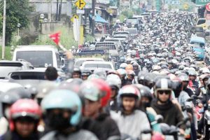 Macet Parah! Libur Lebaran Bikin Jalan Bandung-Garut Tersendat!